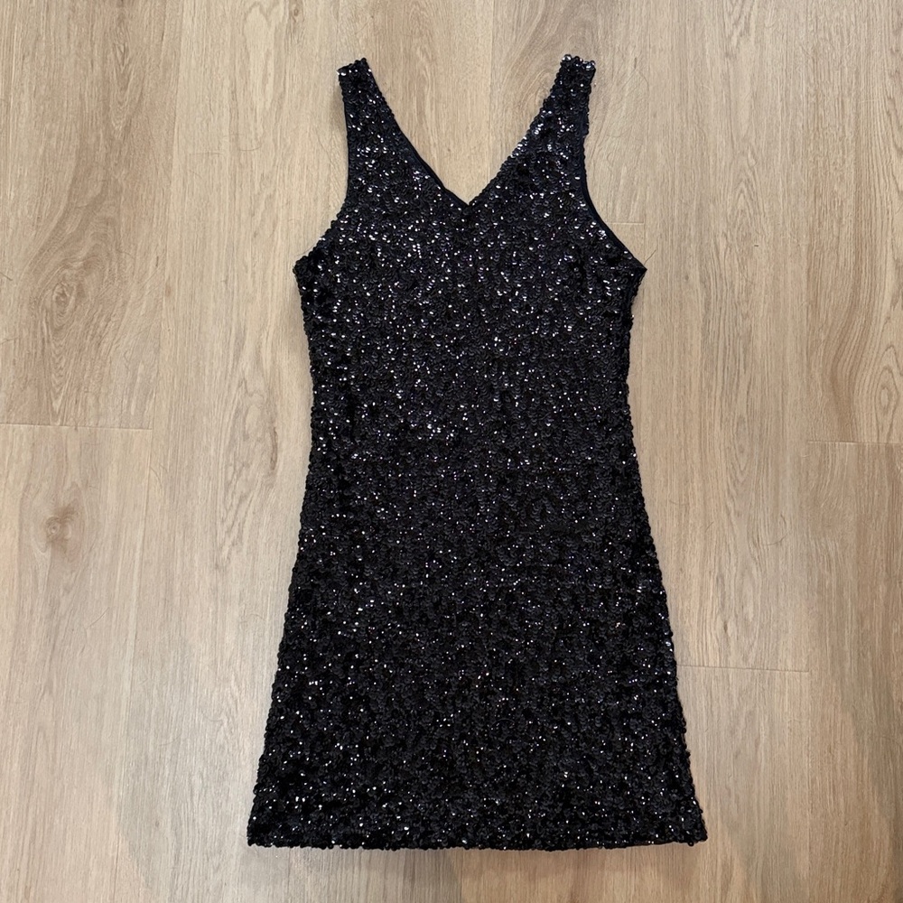 Holiday sequin sparkle mini dress v neck black M/L Kessley